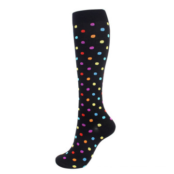 Chaussettes de pression sportives extérieures bassages bassages de compression en transpiration aiment les femmes de jambe de jambe de jambe en gros